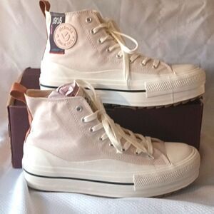 Victoria Crudo high top canvas platform sneakers nude/white size 10
